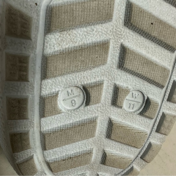 Crocs Pastel Blue and White Fleece-Lined Clogs size M 9 / W 11 Unisex - Picture 8 of 8